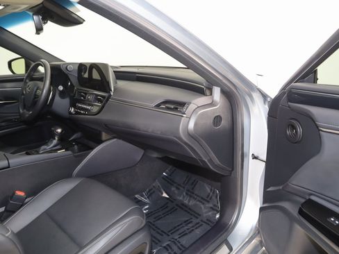 Used 2024 Lexus ES 350 w/ Accessory Package (Z2) image 41