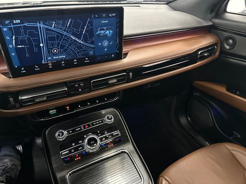 Certified 2022 Lincoln Nautilus Reserve w/ Monochromatic Package image 27