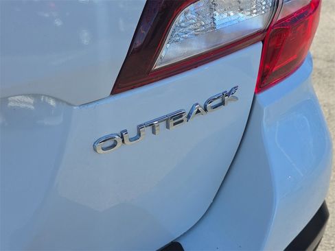 Used 2019 Subaru Outback 2.5i Limited w/ Popular Package #2 image 7