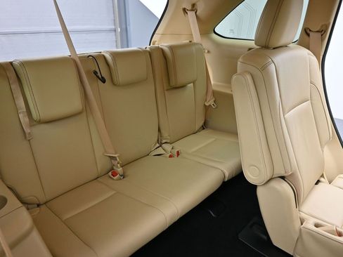 Used 2017 Toyota Highlander XLE image 14