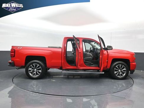 Used 2019 Chevrolet Silverado 1500 LT w/ Texas Edition AWD/4WD image 28