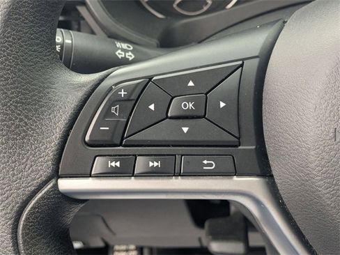 Used 2025 Nissan Altima 2.5 SV image 17