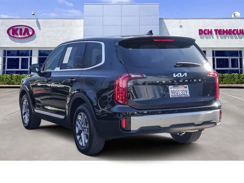Certified 2025 Kia Telluride LX image 6