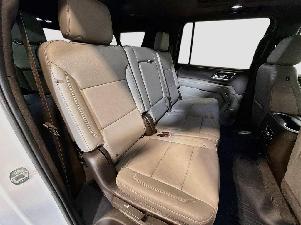 Used 2022 Chevrolet Suburban LT w/ LT Signature Package AWD/4WD image 31
