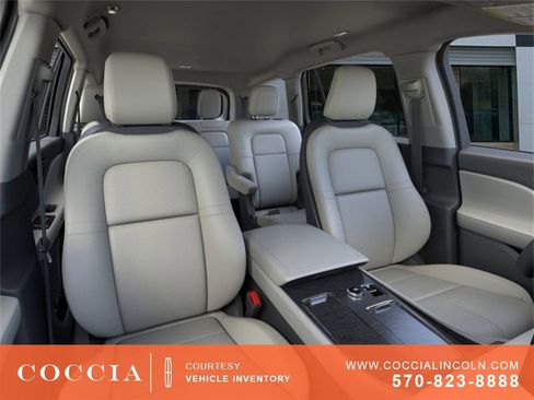 New 2026 Lincoln Aviator AWD image 10