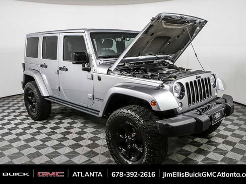 Used 2015 Jeep Wrangler Unlimited Sahara AWD/4WD image 31