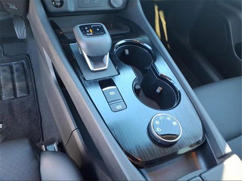 Used 2025 Nissan Rogue SV w/ SV Premium Package image 18