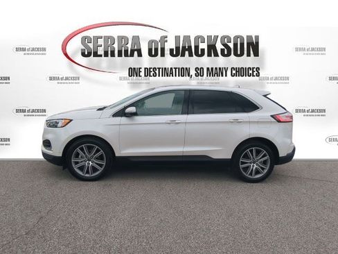 Used 2019 Ford Edge Titanium w/ Equipment Group 301A image 5