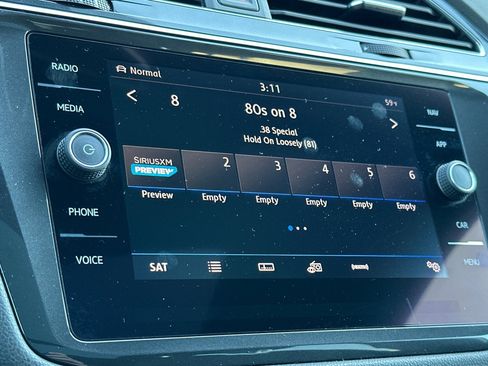 Used 2019 Volkswagen Tiguan SEL R-Line w/ 3rd Row Seat Package image 21