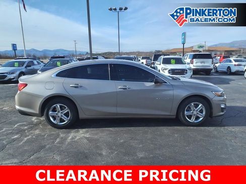 Used 2022 Chevrolet Malibu LS image 2