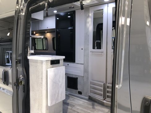 New 2024 RAM ProMaster 3500 w/ Quick Order Package 22H SLT+ FWD image 23