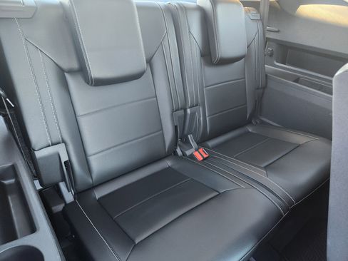 Certified 2022 Volkswagen Atlas SE image 28