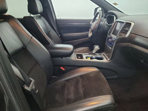 Used 2018 Jeep Grand Cherokee Altitude image 21