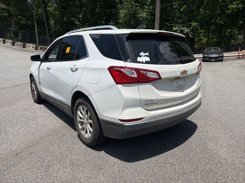 Used 2019 Chevrolet Equinox LT w/ Sun & Navigation Package FWD image 4