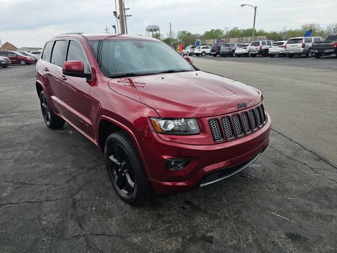 Used 2015 Jeep Grand Cherokee Altitude image 3