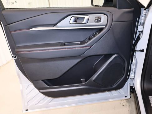 New 2026 Ford Explorer ST-Line w/ ST-Line Street Pack AWD/4WD image 9