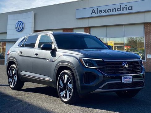 Certified 2025 Volkswagen Atlas Cross Sport SEL image 1