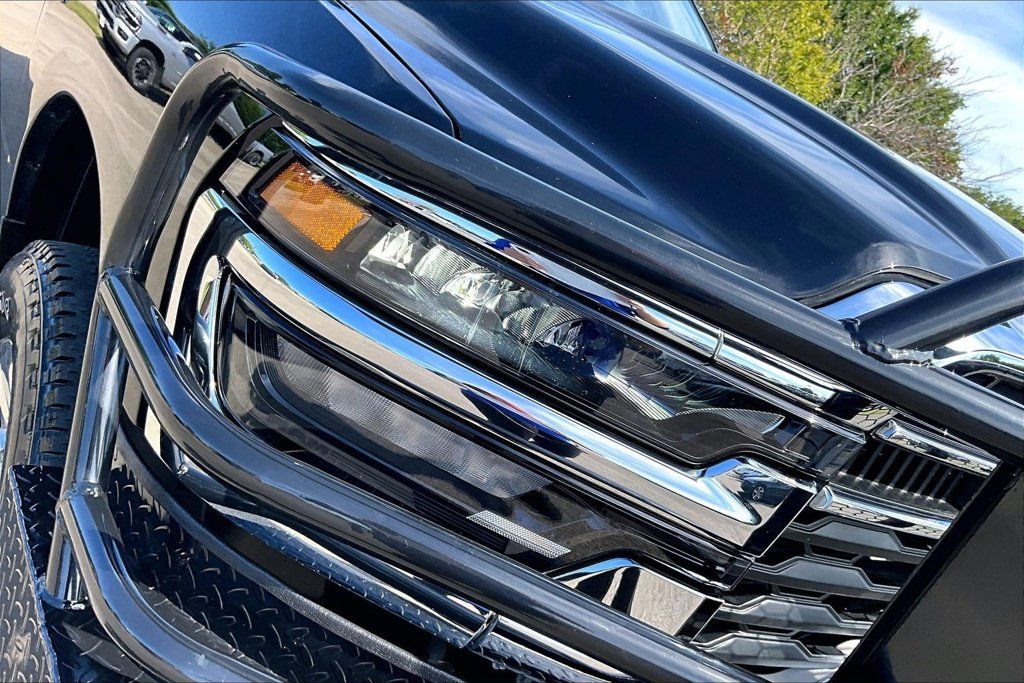Used 2025 RAM 2500 Tradesman w/ Chrome Appearance Group AWD/4WD image 25