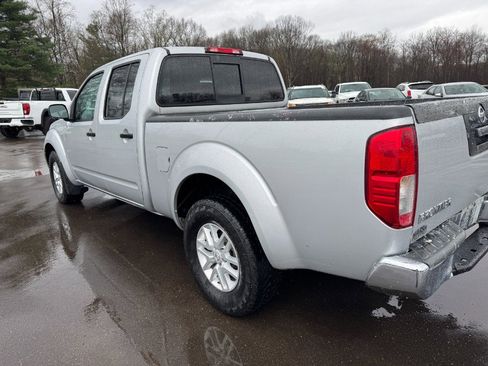 Used 2017 Nissan Frontier SV image 10