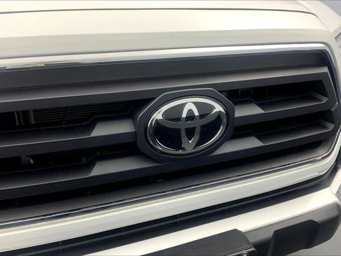 Used 2020 Toyota Tacoma SR5 image 29