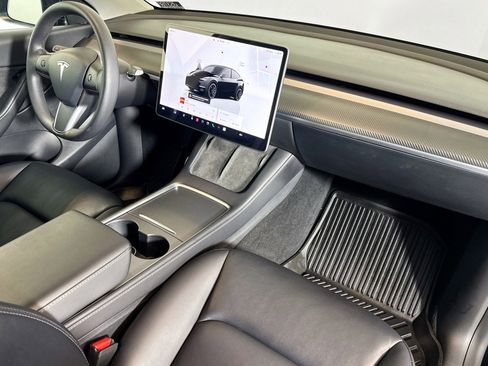 Used 2022 Tesla Model Y Performance image 26