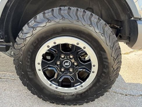 Used 2024 Ford Bronco Badlands image 14