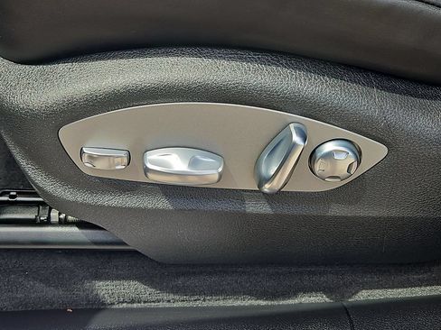 Used 2025 Porsche Macan S AWD/4WD image 29