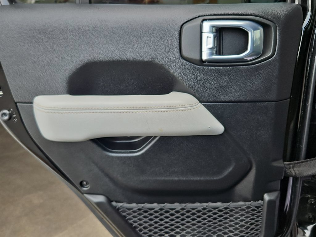 Used 2021 Jeep Gladiator Overland AWD/4WD image 27
