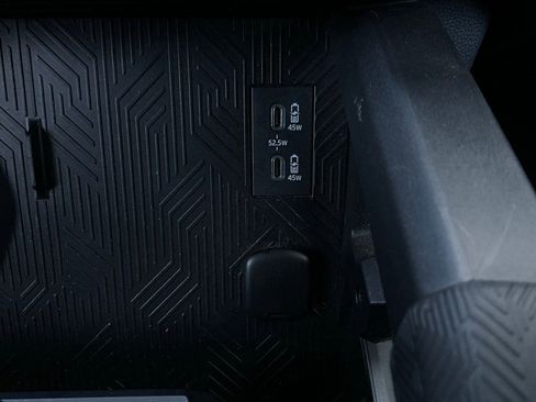 Used 2025 Toyota Tacoma TRD Off-Road image 24