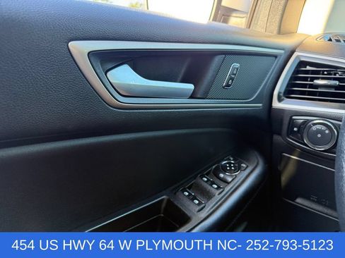 Certified 2024 Ford Edge SEL w/ Convenience Package AWD/4WD image 16