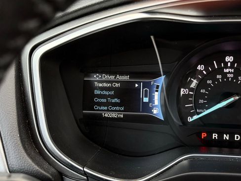Used 2018 Ford Fusion SE w/ Equipment Group 602A FWD image 30