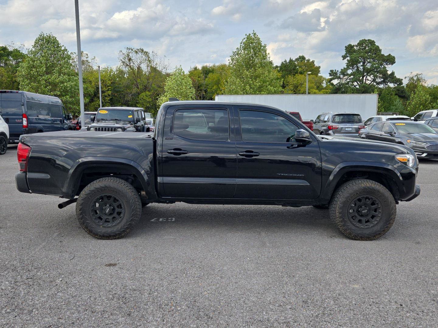 Used 2021 Toyota Tacoma SR5 RWD image 8
