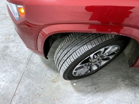 Used 2020 GMC Acadia Denali w/ Denali Ultimate Package image 25