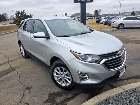 Used 2019 Chevrolet Equinox LT image 3