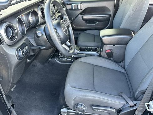 Used 2021 Jeep Wrangler Sport image 6