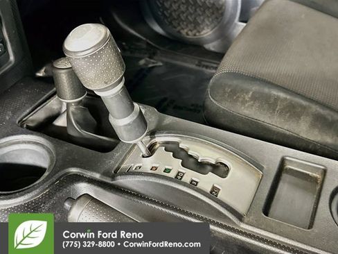 Used 2010 Toyota FJ Cruiser 4WD image 16