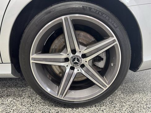 Used 2018 Mercedes-Benz E 400 4MATIC Wagon image 23