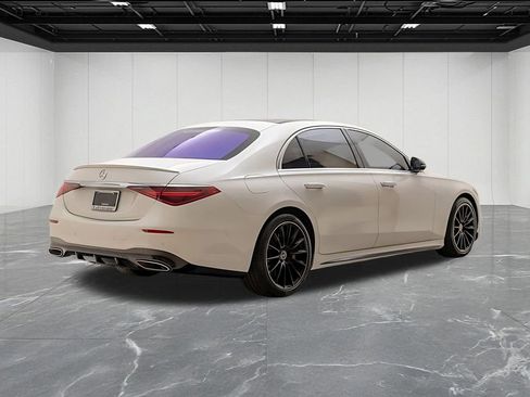 Used 2022 Mercedes-Benz S 580 4MATIC Sedan image 4