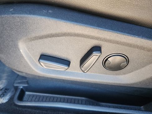 Used 2024 Ford Edge Titanium image 12