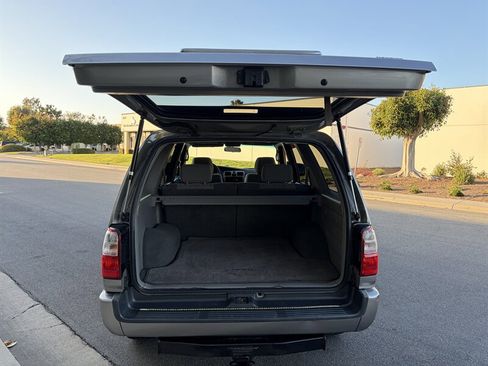 Used 2002 Toyota 4Runner SR5 RWD image 6