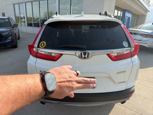 Used 2018 Honda CR-V Touring image 5