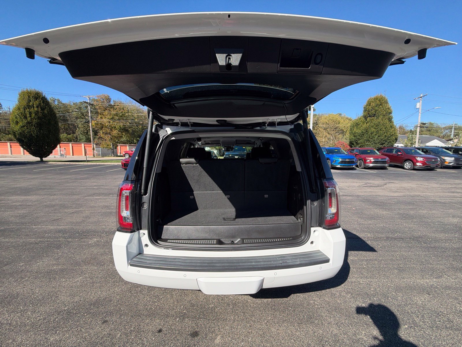 Used 2016 GMC Yukon SLT AWD/4WD image 25