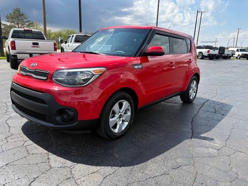 Used 2019 Kia Soul FWD image 1
