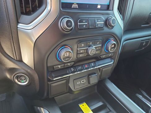 Used 2021 Chevrolet Silverado 1500 LT Trail Boss image 16