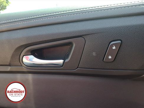 Used 2015 Chevrolet Traverse LT w/ Style and Technology Package FWD image 16