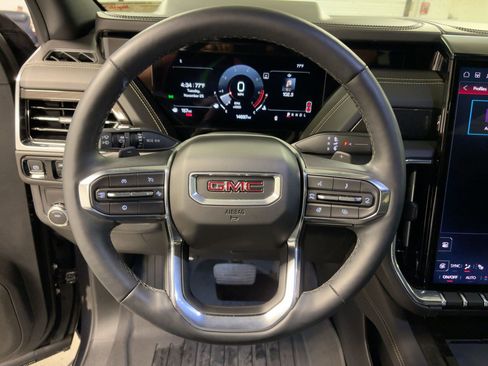 Used 2025 GMC Yukon Elevation image 15