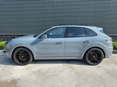 Used 2026 Porsche Cayenne GTS AWD/4WD image 2