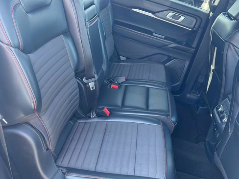 Used 2025 Ford Explorer ST-Line w/ ST-Line Street Pack AWD/4WD image 27