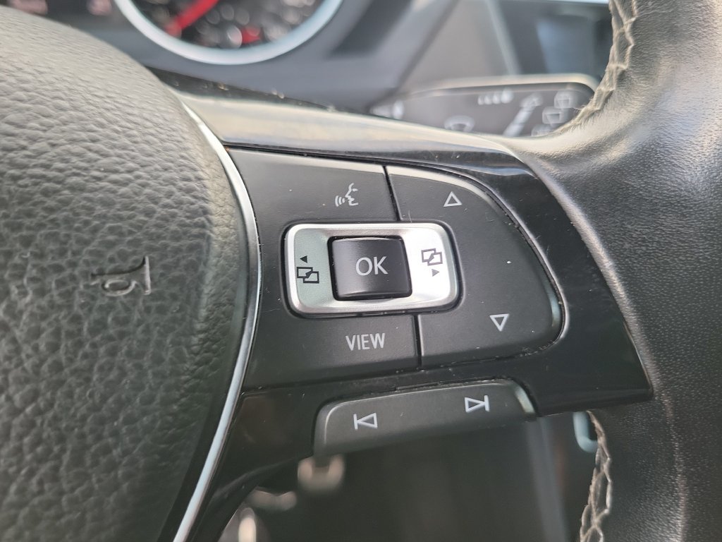 Used 2021 Volkswagen Tiguan SE R-Line FWD image 5