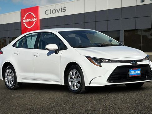 Used 2025 Toyota Corolla LE image 10
